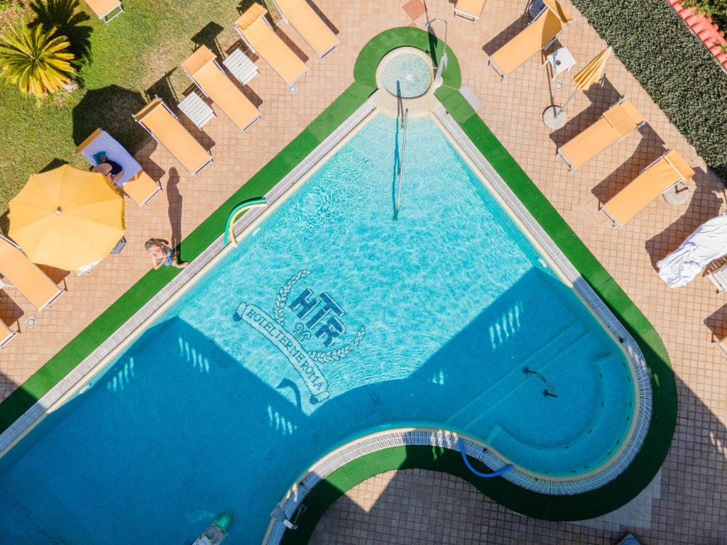 Bazén v ubytování Hotel Terme Roma nebo v jeho okolí