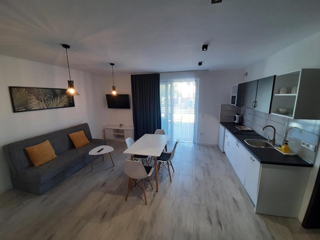 Ancsi Apartmanház - Appartamento Familiare Con Due Camere Da Letto