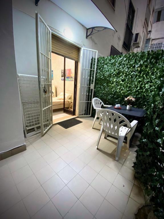 Patio lub wspólna przestrzeń na świeżym powietrzu w obiekcie Central Apartments