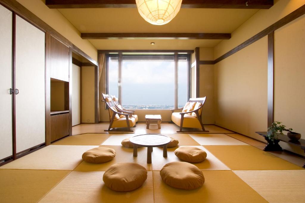 Posezení v ubytování 山荘 風の杜 Sanso Kazenomori