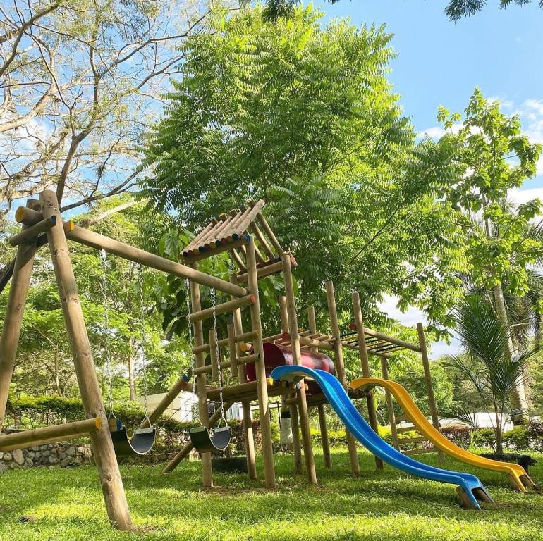 Herní místnost nebo prostor pro děti v ubytování Ecohotel Montenegro