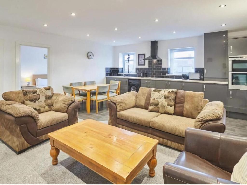 Jackson Court Apartment 3 - Housity