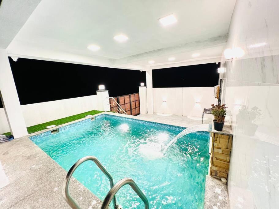 Kolam renang di atau dekat dengan HemaRay villa - luxury stay with pool