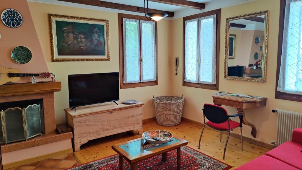 TV a/nebo společenská místnost v ubytování Casa Vacanze Monte Villa