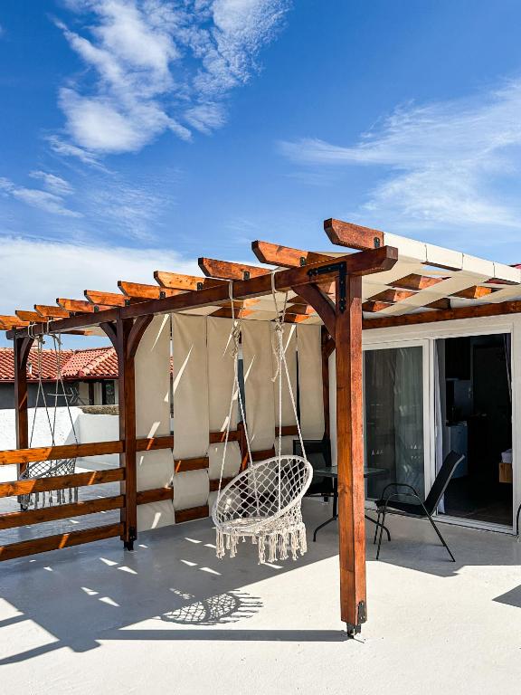 Fotografie z fotogalerie ubytování Deos Suites v destinaci Néoi Póroi