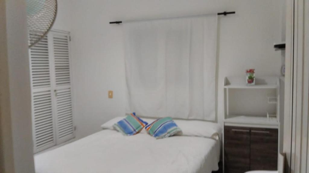 Katil atau katil-katil dalam bilik di Maos flats