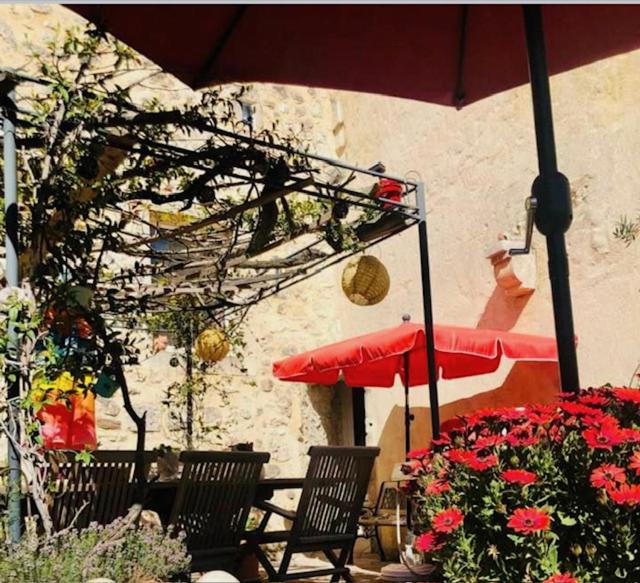 Zahrada ubytování Beau studio indépendant pour 2 personnes dans village provençale