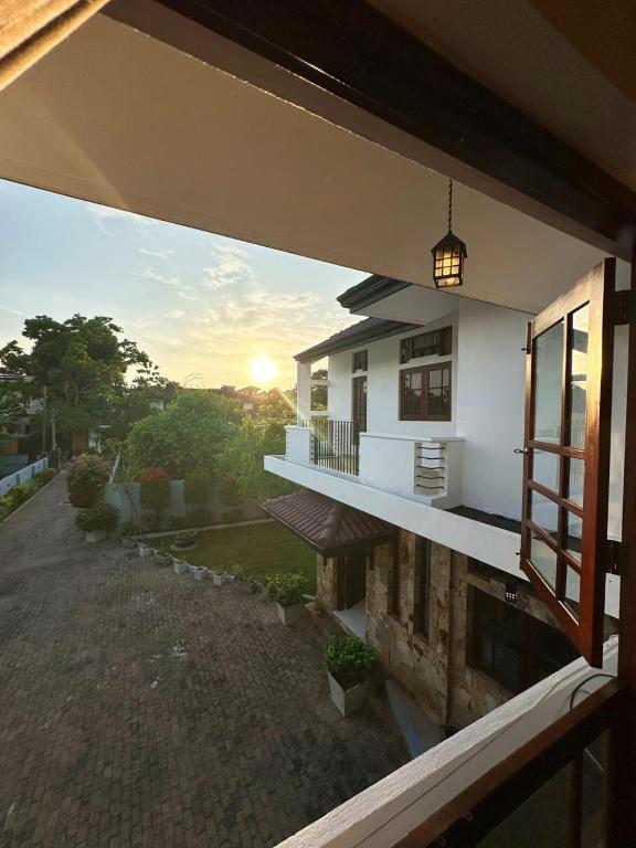 Balkón nebo terasa v ubytování Villa Heshni Colombo by Tequila Holidays