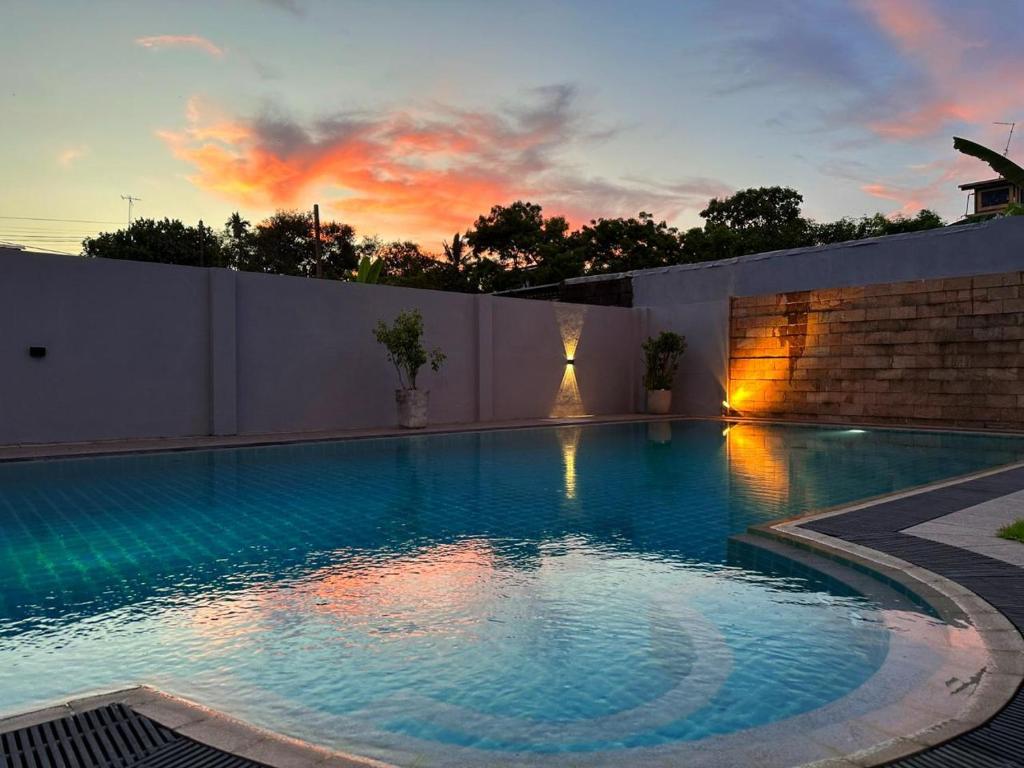 Bazén v ubytování Villa Heshni Colombo by Tequila Holidays nebo v jeho okolí