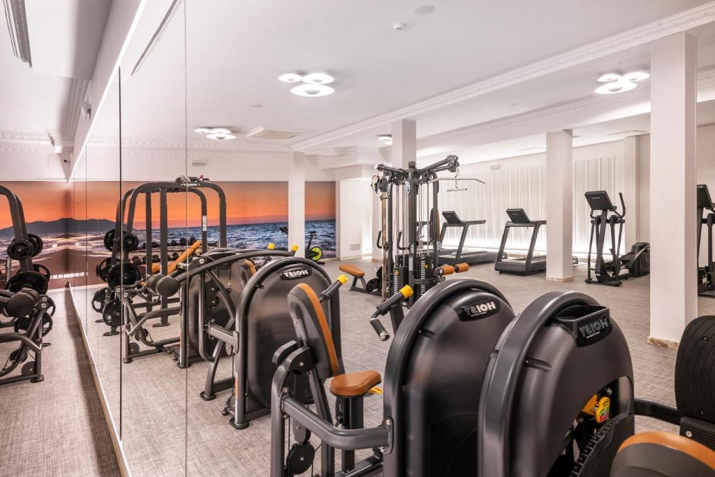 Fitness centrum a/nebo fitness zařízení v ubytování Salles Hotels Marina Portals
