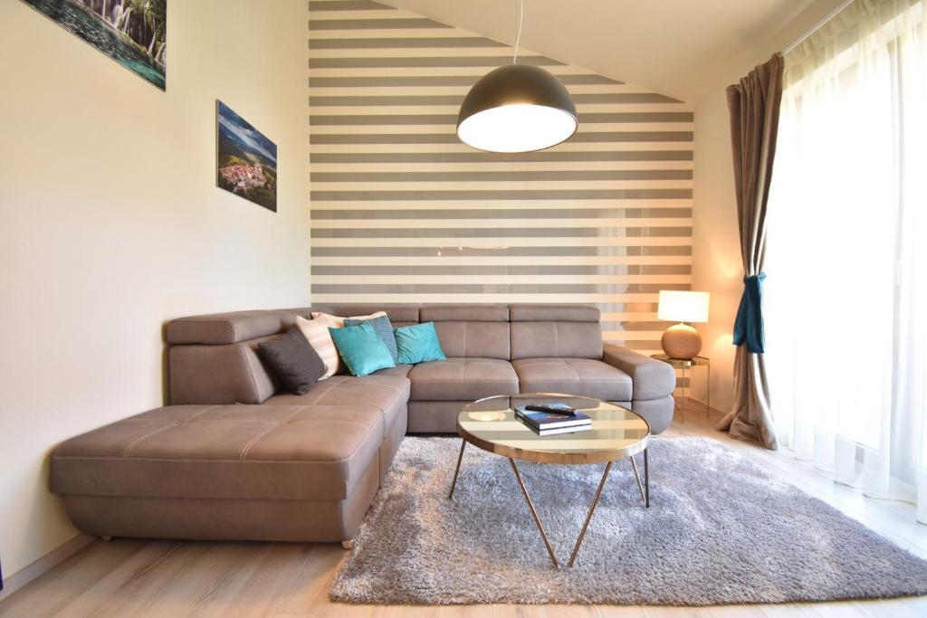 Posezení v ubytování Luxury Apartment Premantura 600 from the beach