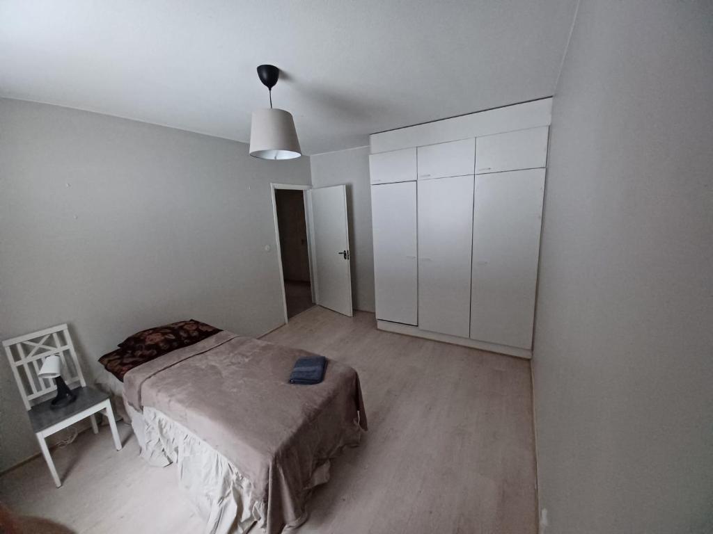 En eller flere senge i et værelse på LibO-apartment, Myllymäki 5,19