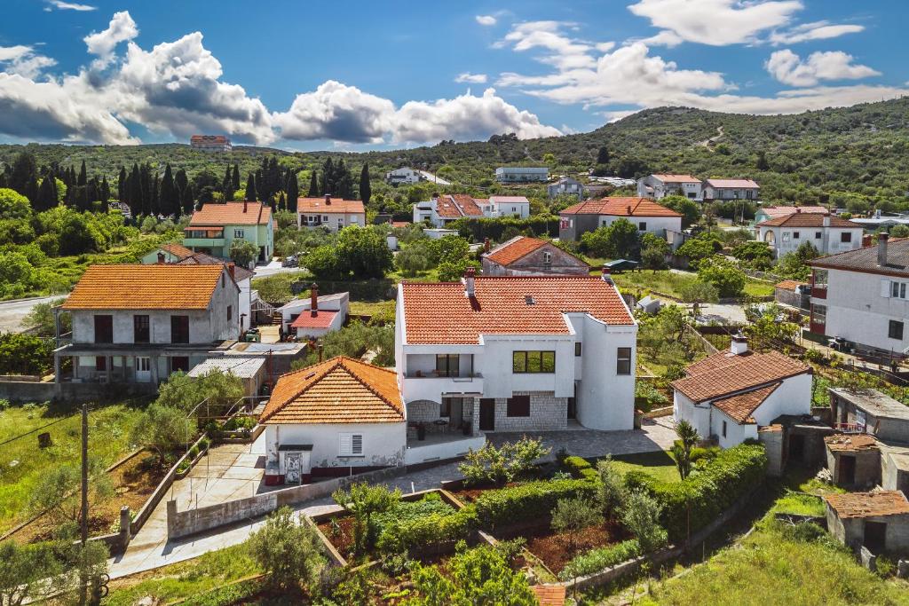 Nespecifikovaný výhled na hory nebo výhled na hory při pohledu z apartmánu