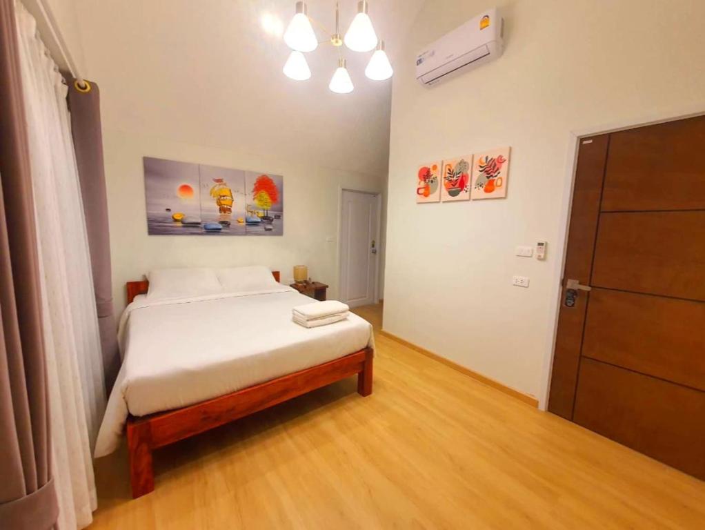 Postel nebo postele na pokoji v ubytování Starry Night Pool Villa Khaoyai