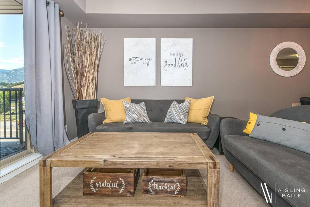 Contemporary, Cozy, Pool, Hot Tub, Lake Front, Invermere (updated ...