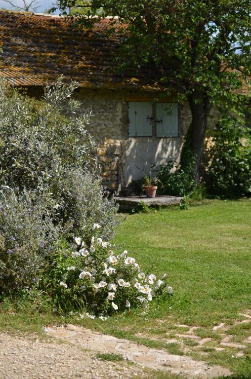 Zahrada ubytování Ferme St Pierre gîte, pisc, repas, 2-3 personnes