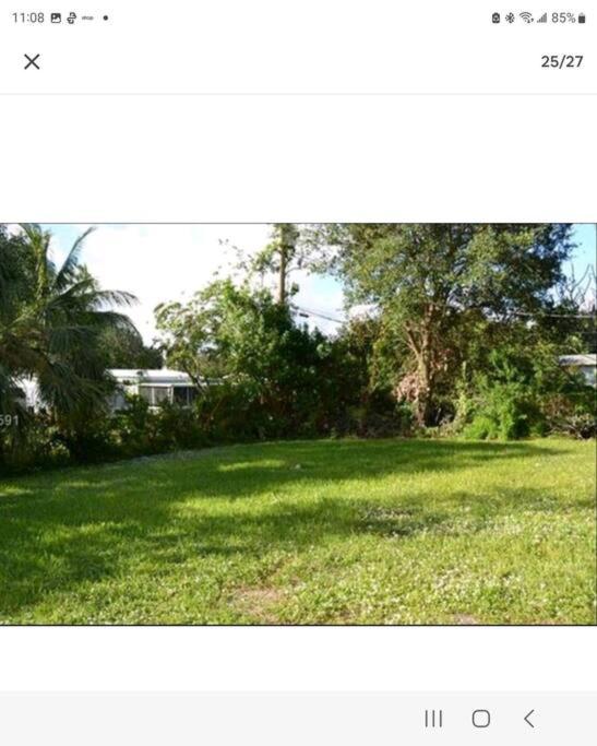 Zahrada ubytování Spacious House near Fort Lauderdale - Minutes from Beach