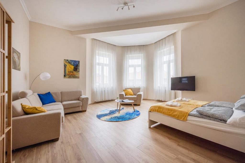 Spacious apartment with 2 bedrooms in Buda 2a 1114 Budapest, 41 Bartók Béla út kép - 1