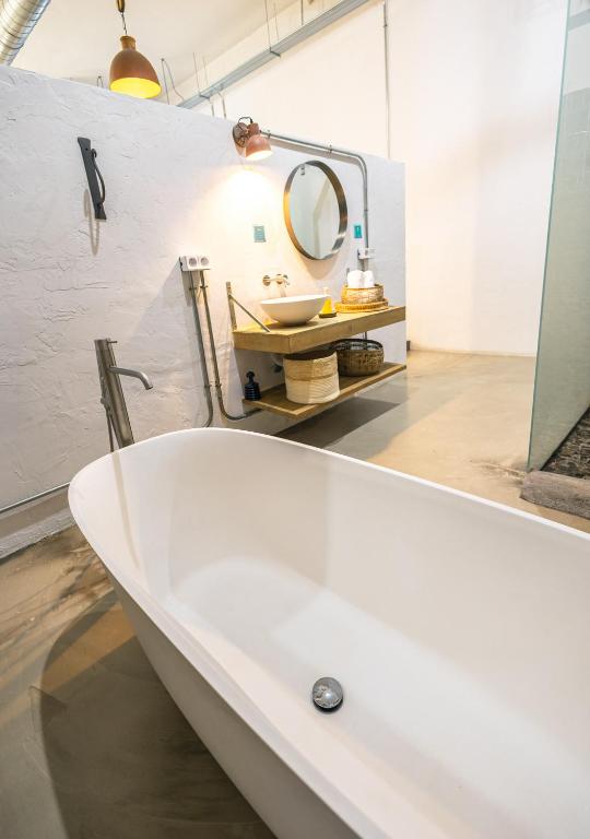 Loft-style ground floor flat - 14