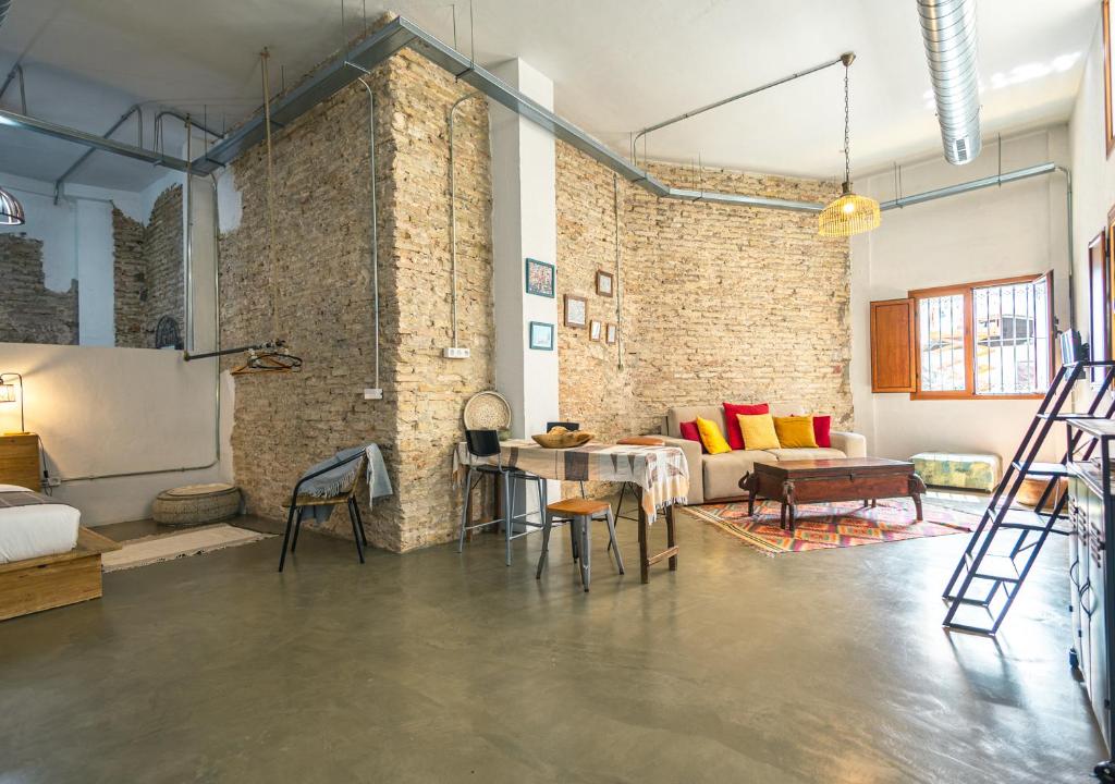 Loft-style ground floor flat - 13