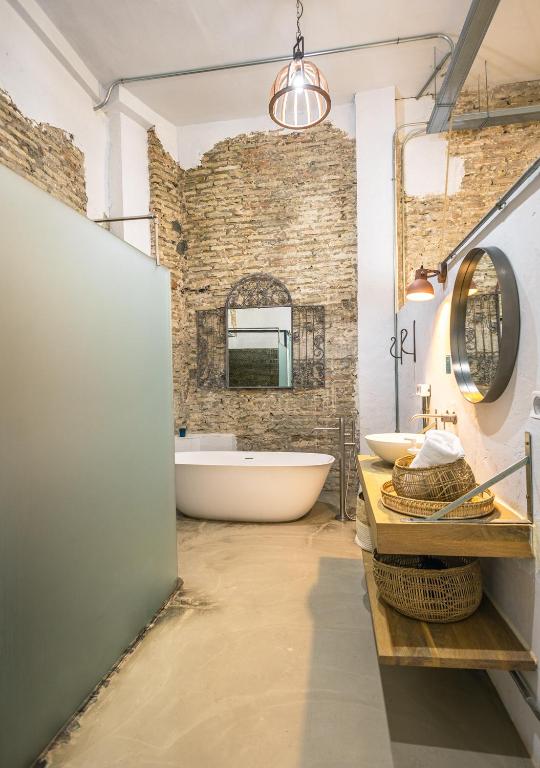 Loft-style ground floor flat - 2