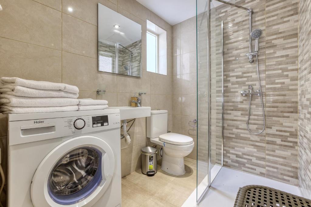 Koupelna v ubytování Stylish Valletta Suites