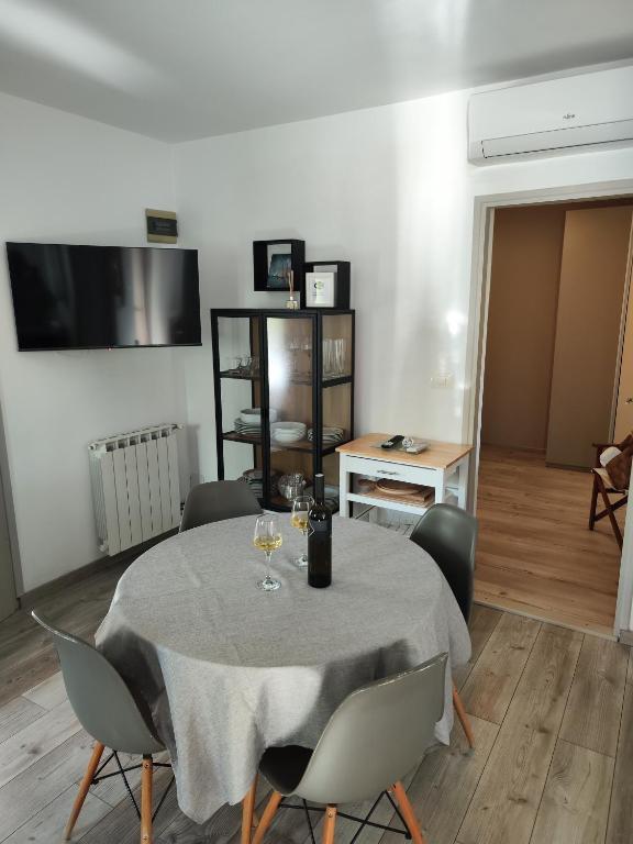 Apartments Val - Two-Bedroom Apartment With Terrace