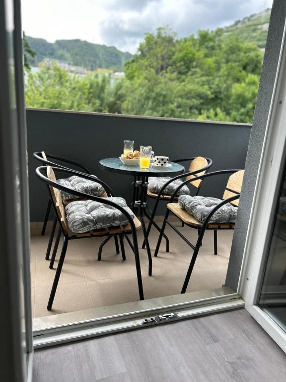 Výhľad na hory alebo výhľad na hory priamo z apartmánu