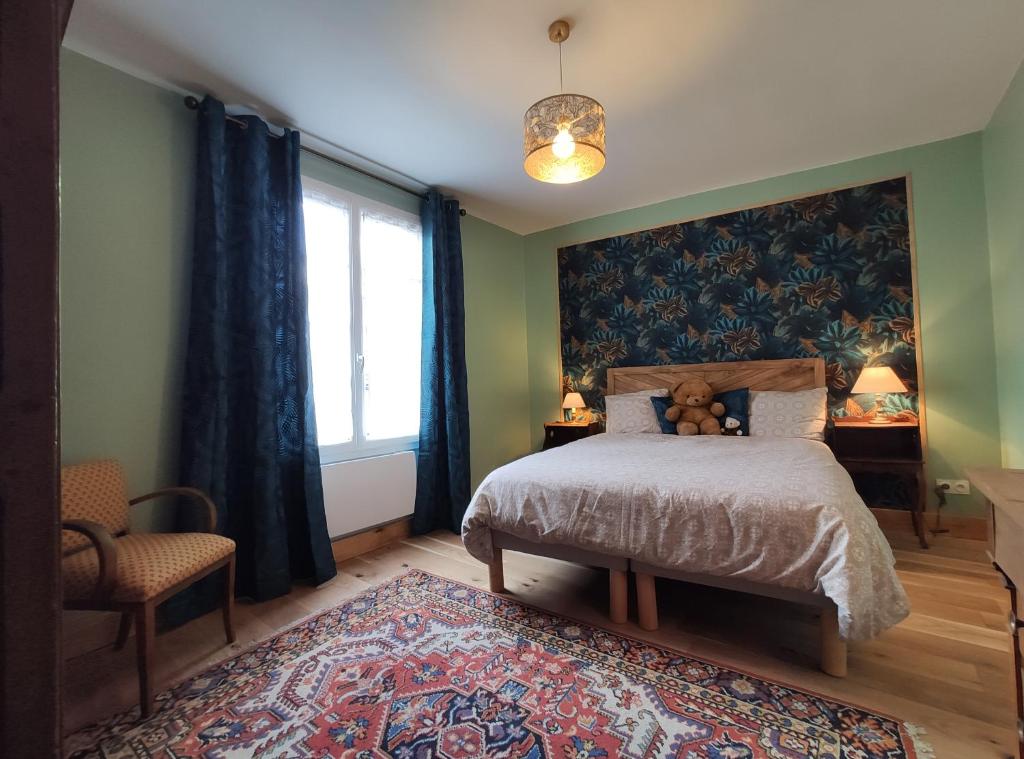 Right between two coast lines, SainteSuzanneenBauptois (updated