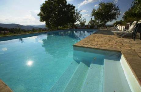 Bazén v ubytování Agriturismo Le Vigne di Pace nebo v jeho okolí