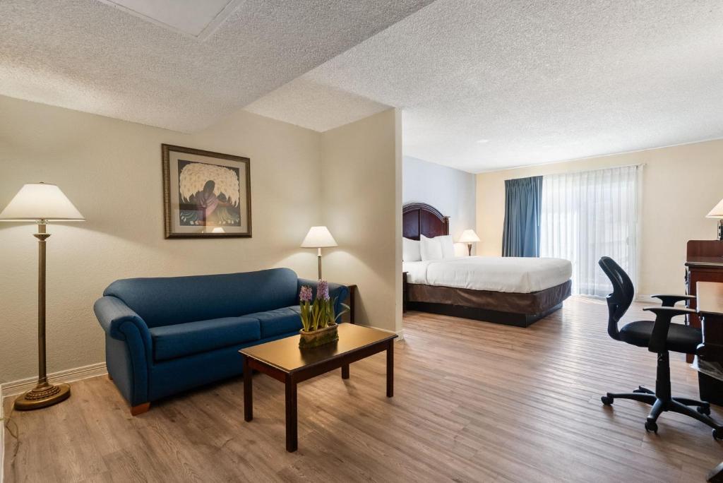 Hotel Americana - Gran Suite King Con Vista Del Patio - No Fumador