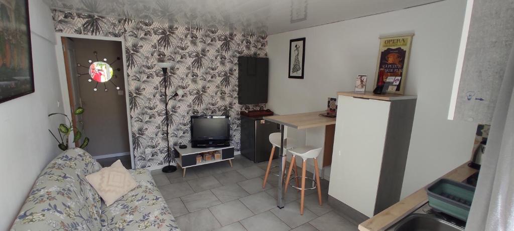 Bel appartement cosy indépendant, jolie terrasse - Apartment Mit 1 Schlafzimmer