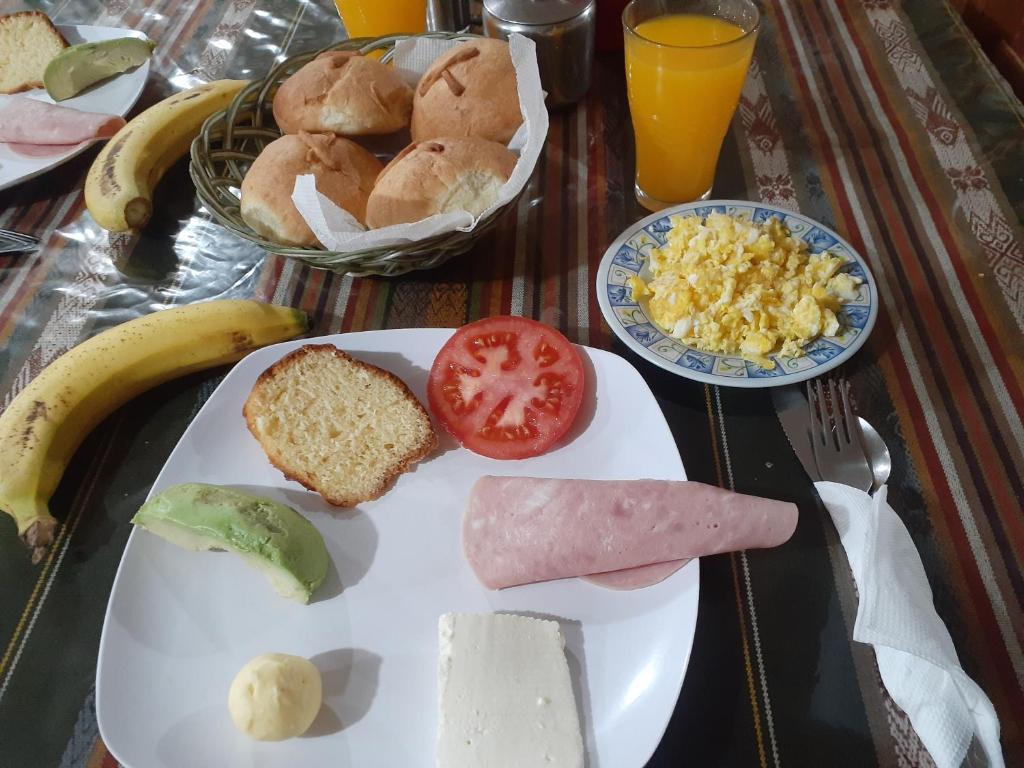 Jídlo v hostelu nebo okolí