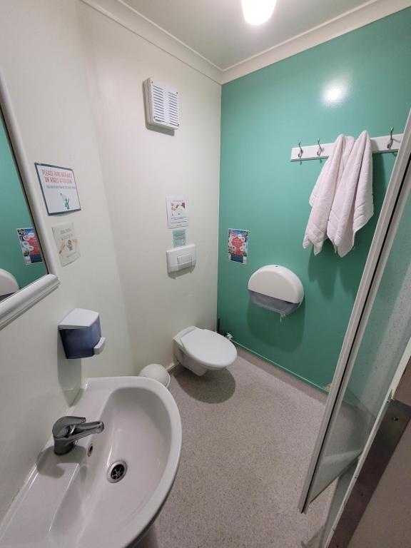 Pacific Coast Lodge and Backpackers - Resim 22