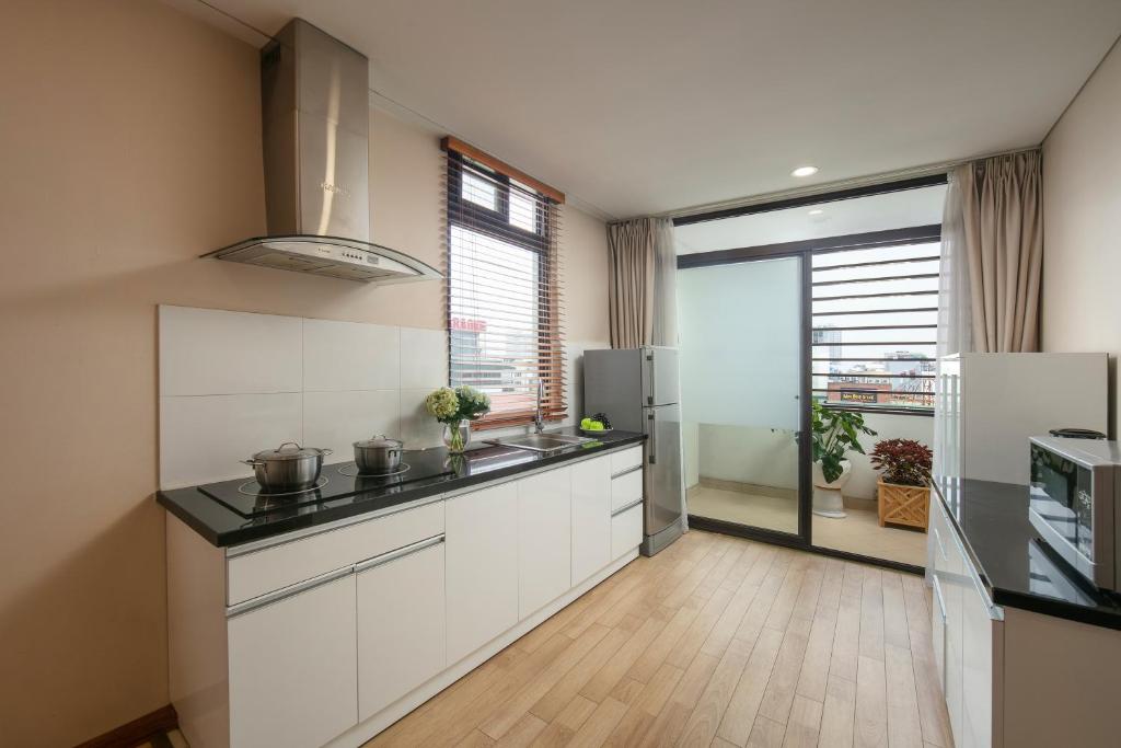HB Serviced Apartment - 121B Quan Hoa - Apartamento De Dos Dormitorios