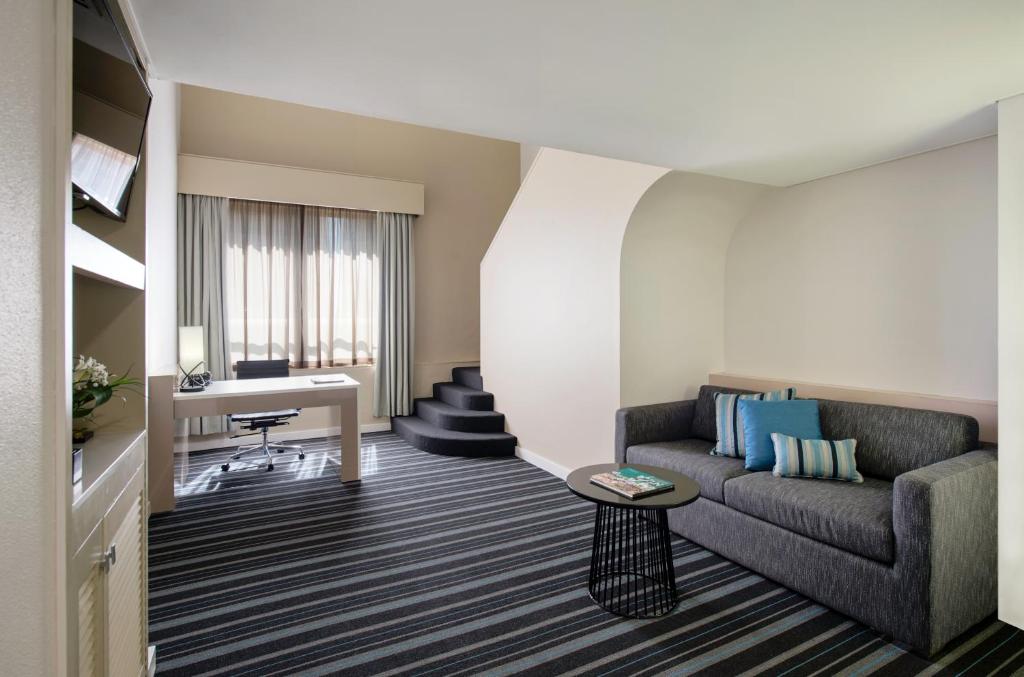 Istumisnurk majutusasutuses DoubleTree by Hilton Esplanade Darwin