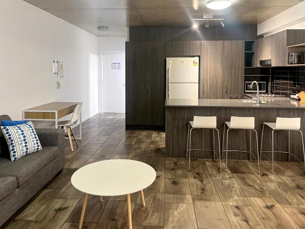 Direct Collective - Pavilion and Governor on Brookes - Resim 18