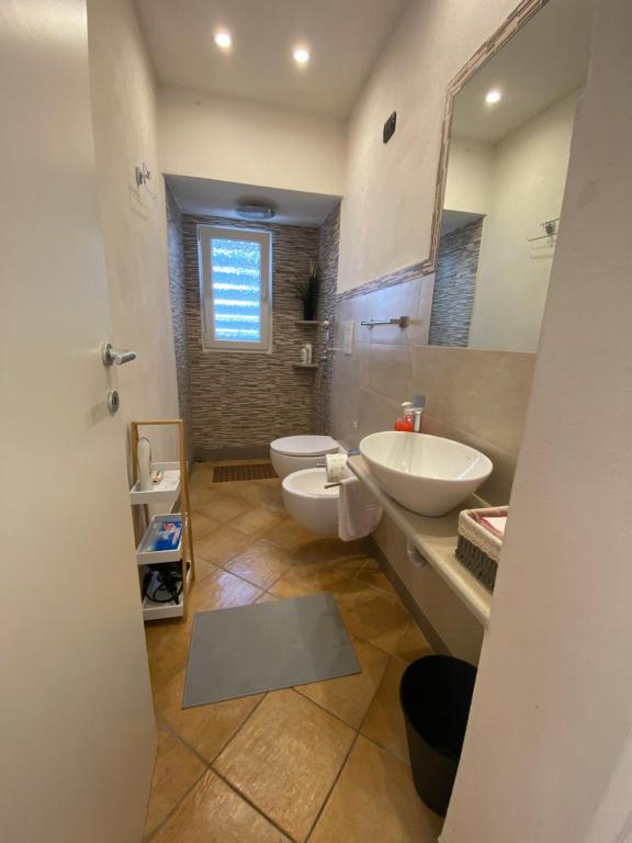 Kylpyhuone majoituspaikassa Il Terrazzo di Ale