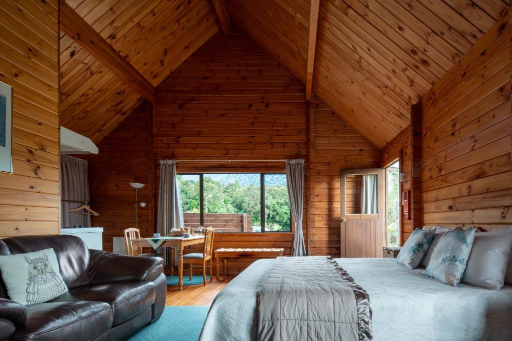 Posezení v ubytování Fox Glacier Lodge