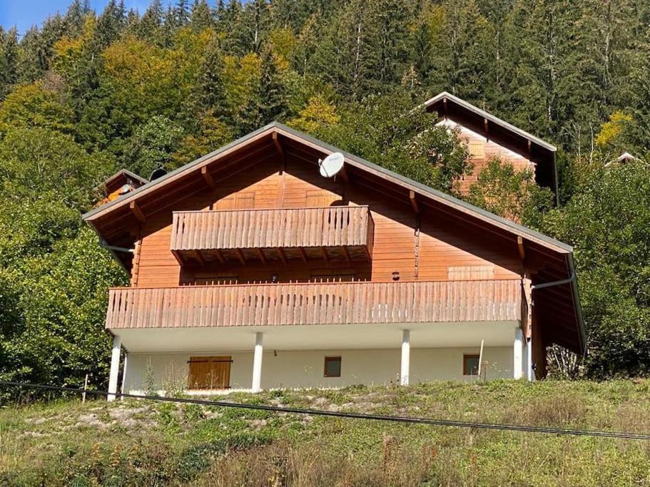 Clădirea în care este situat/ăchaletul