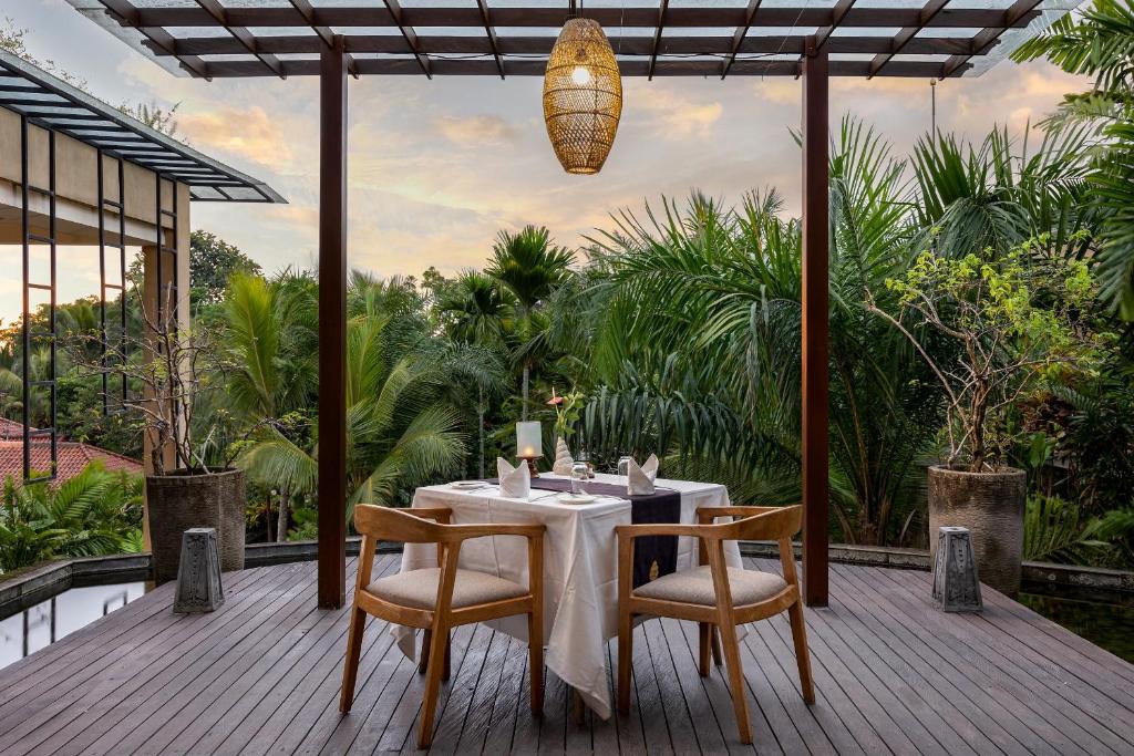 Zahrada ubytování The Sankara Suites and Villas by Pramana