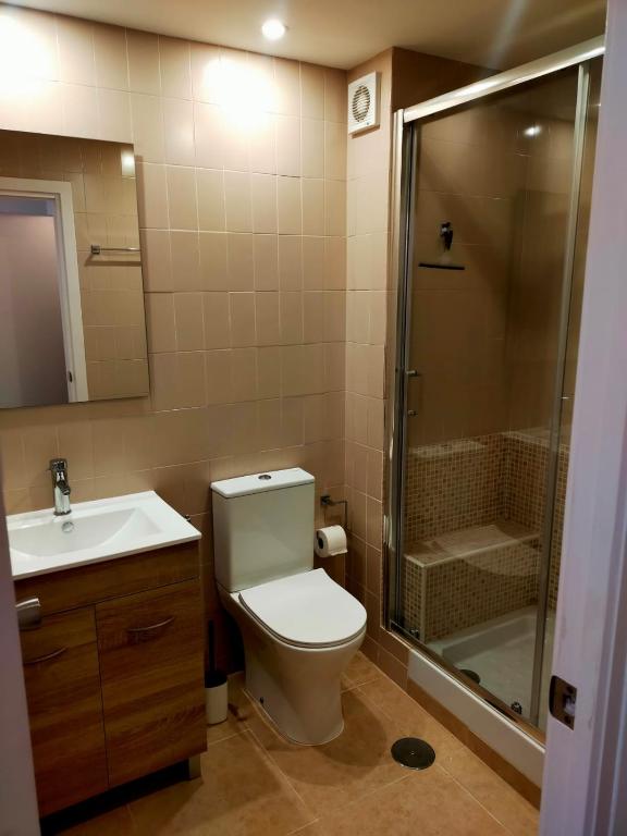 Kúpeľňa v ubytovaní Casa Mercedes 2 bedroom apartment Where beach and city meet BY NAMASTE ELITE
