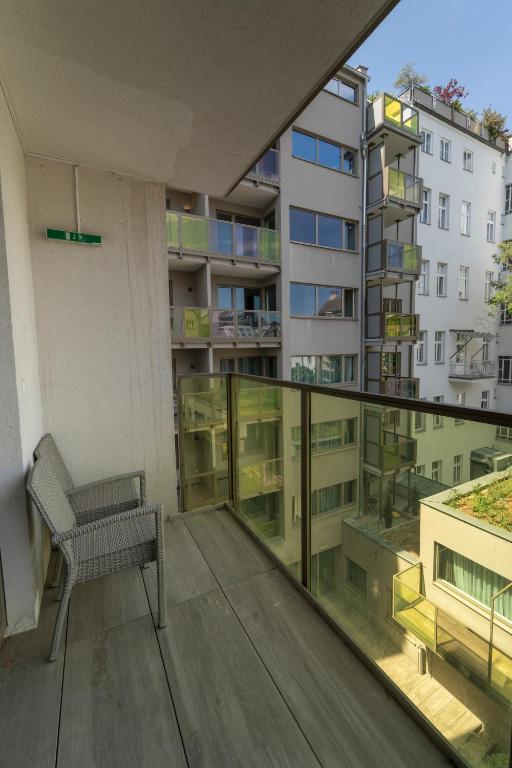 Balkón nebo terasa v ubytování Pakat Suites