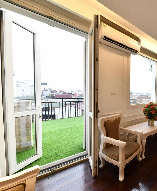Balkón nebo terasa v ubytování Hanoi Traveller House