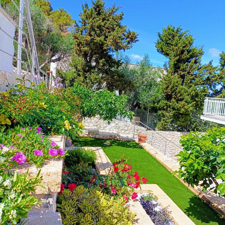 Living Castro Apartments - Apartamento Con Vistas Al Jardín