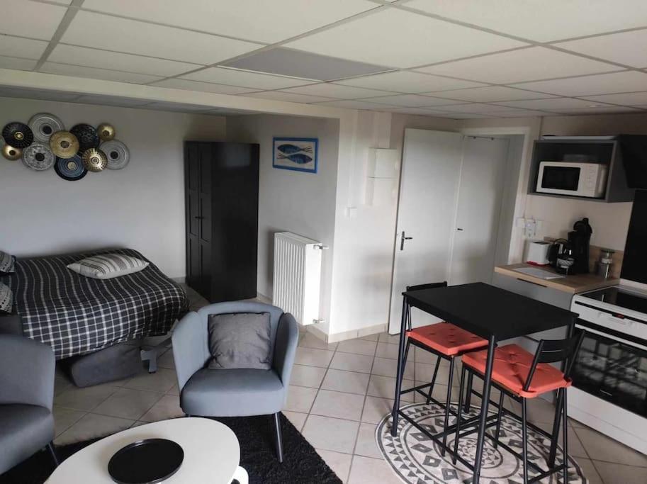 Kuchyň nebo kuchyňský kout v ubytování Appartement Logis Hippolyte