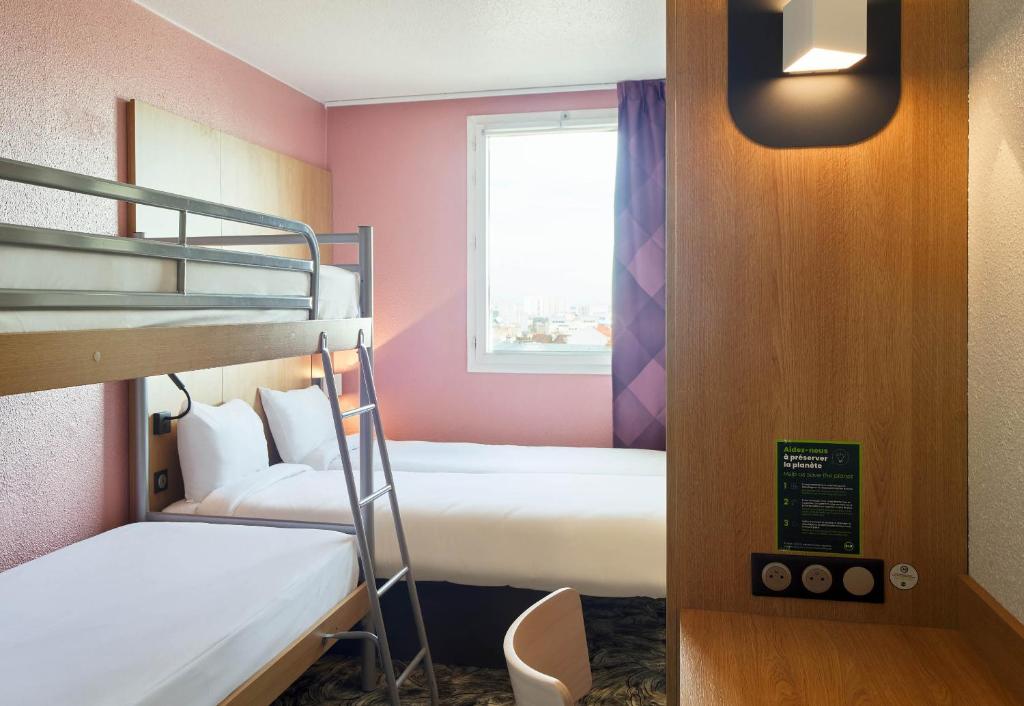 
Quadruple Room - Non-Smoking
