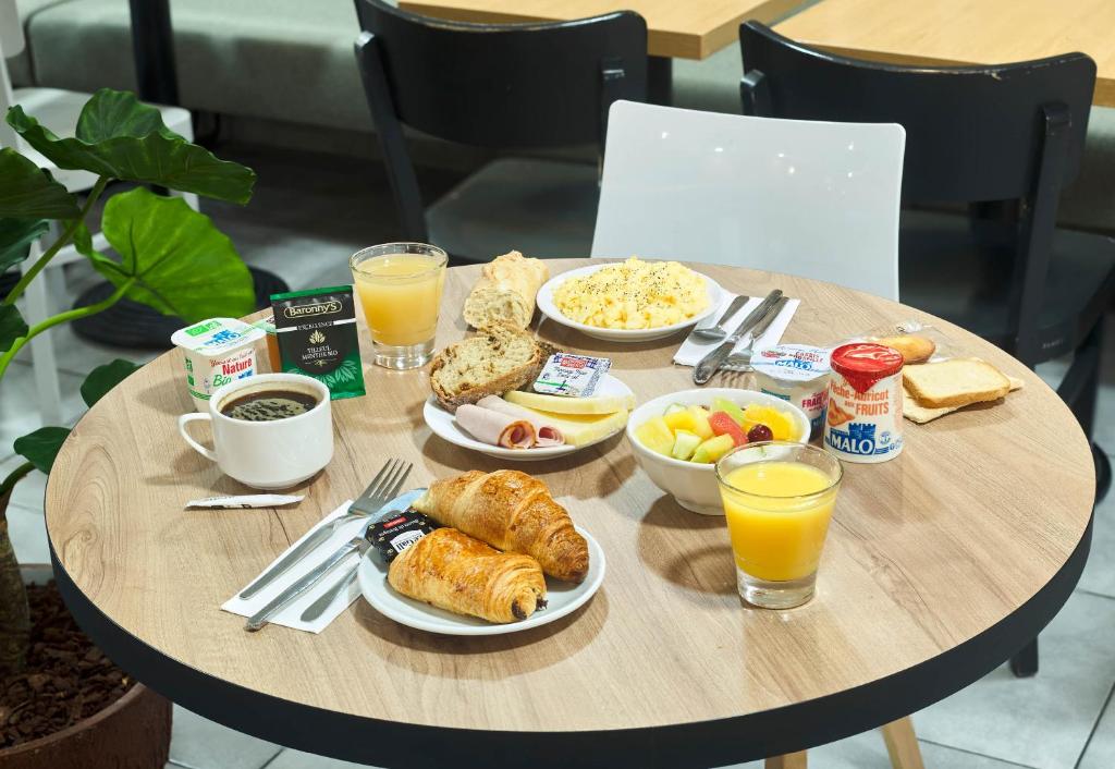 B&B HOTEL Paris Porte de la Villette - Resim 16