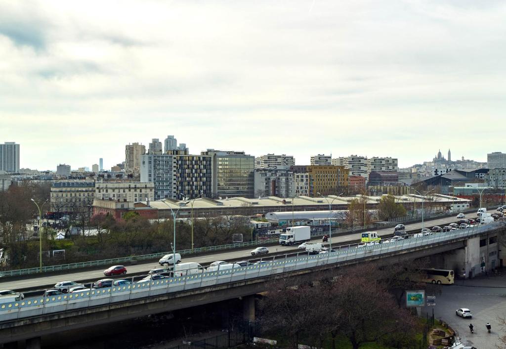 B&B HOTEL Paris Porte de la Villette - Resim 23