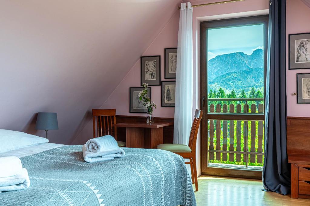 Willa ArtMontis - Habitación Triple Con Baño Privado